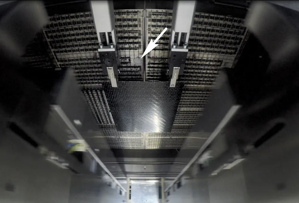 KraussMaffei의 열가소성 수지 적외선 가열 공정에서 온도 제어를 최적화하는 Optris 파이로미터